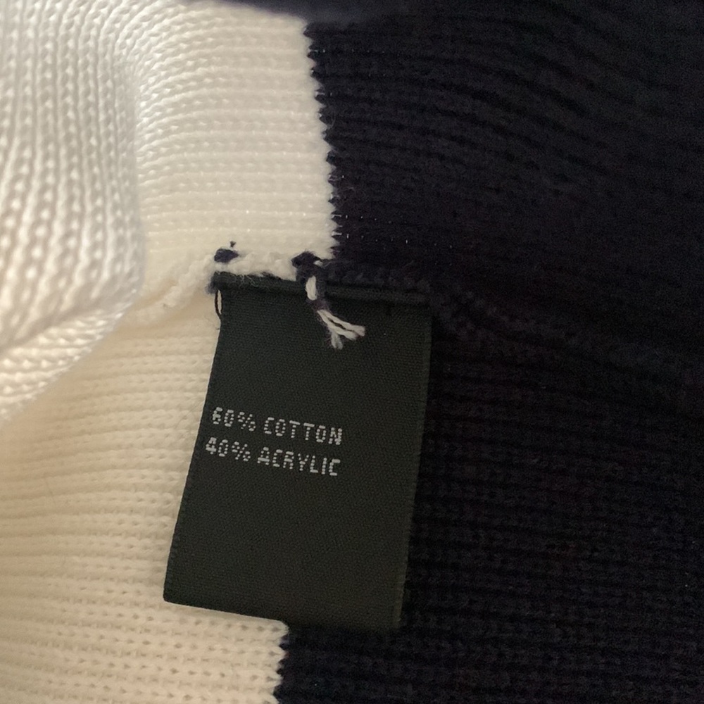 CLASSY BEAUTIFUL SWEATER 💙 - Picture 6 of 6